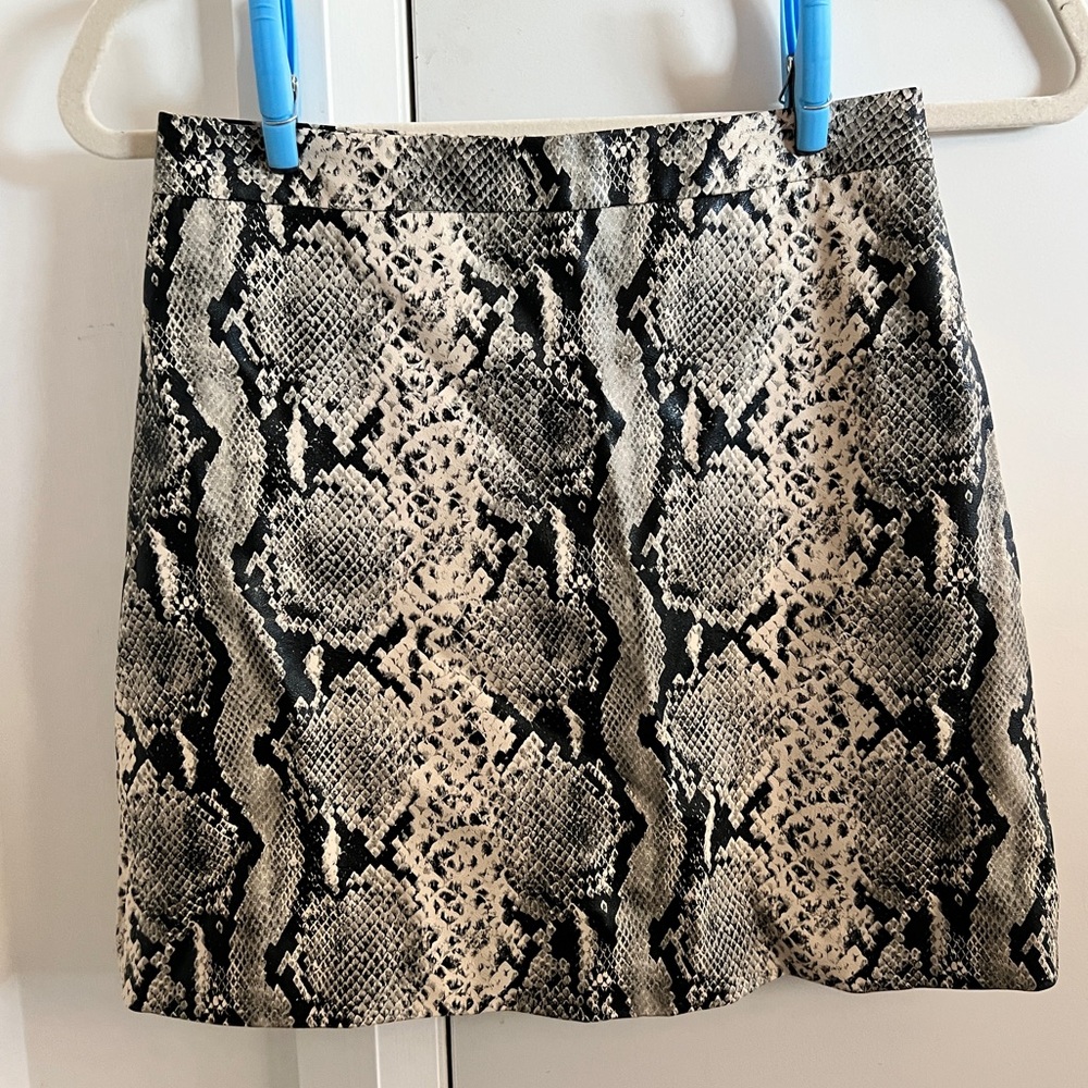 Like new snakeskin skirt